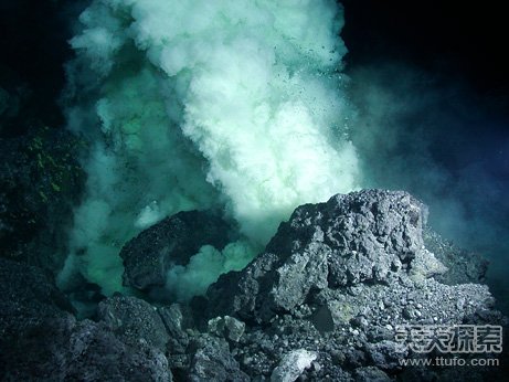 '科学家惊人言论：海底火山口或是人类起源地'