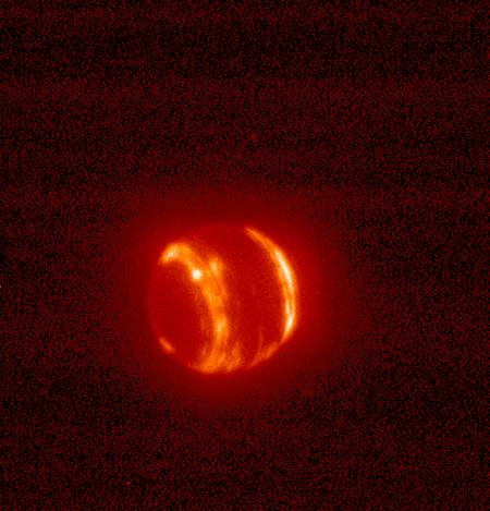 '天王星海王星红外照片公布：似燃烧大火球'