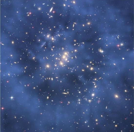 '（图）科学家称可能已发现暗物质存在关键证据'